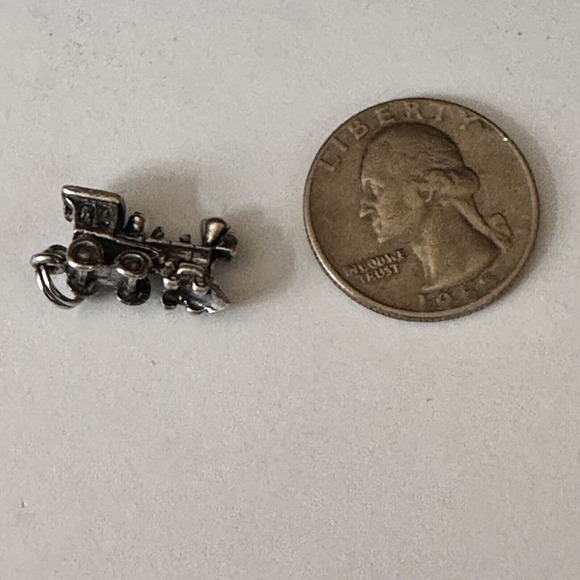 Vintage Train Sterling Silver Charm Pendant Bell Busch Gardens (?) 3D 3 Grams - Picture 5 of 7